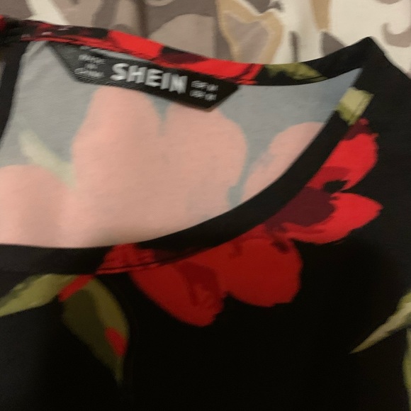 Shein top - Picture 2 of 2